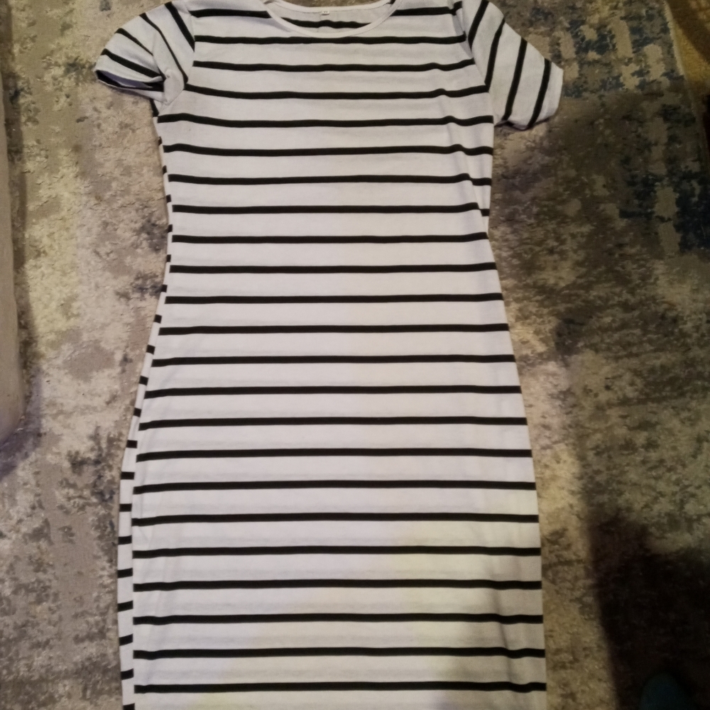 Loose but fitting dress